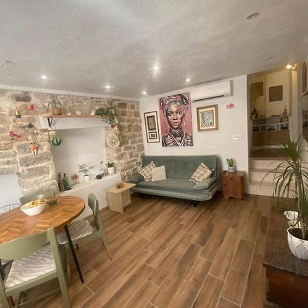 Apartman Oleandar Каштела Екстер'єр фото